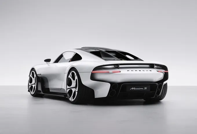 Witte Porsche Mission S conceptcar van achteren